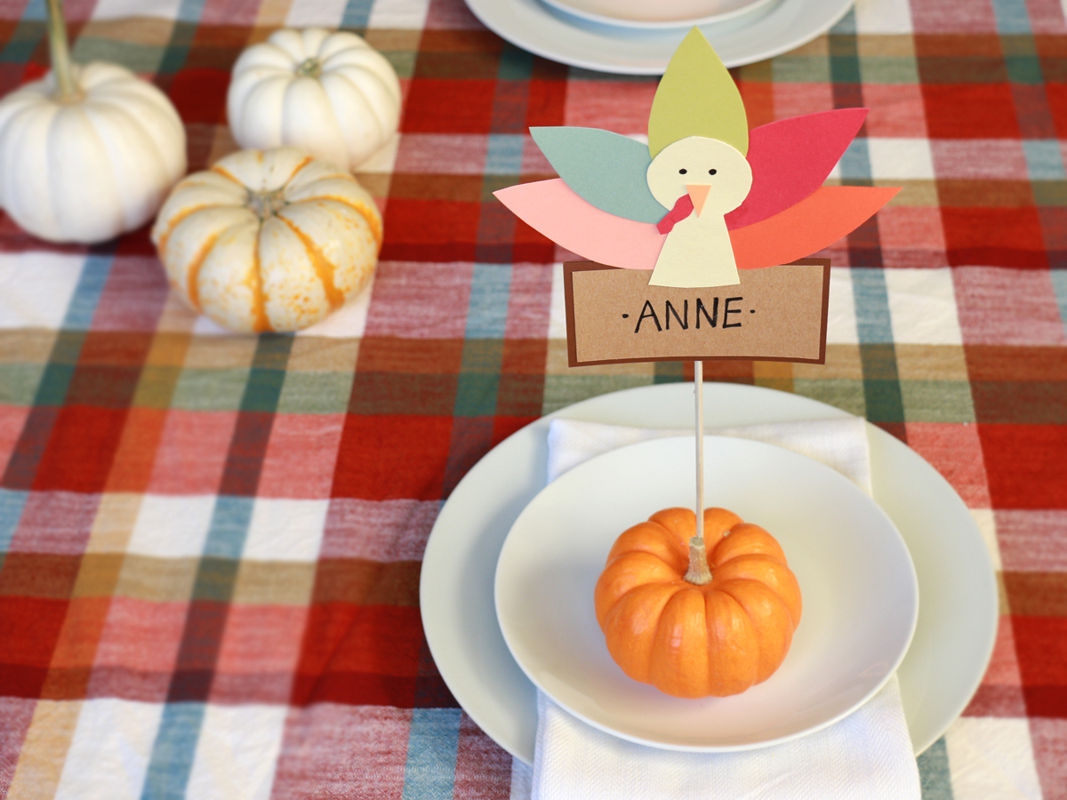 Diy Thanksgiving Decor: Festive Table Place Cards | Rent-A-Center for Homemade Thanksgiving Place Cards