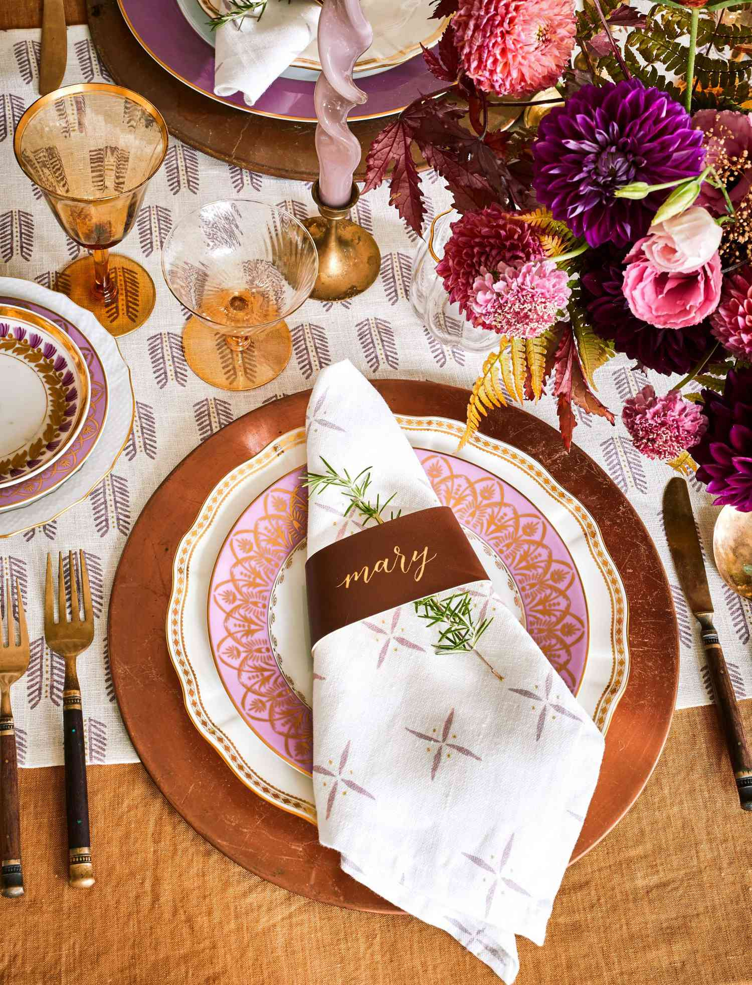 Thanksgiving Place Cards For Every Tablescaping Style intended for Thanksgiving Table Place Cards