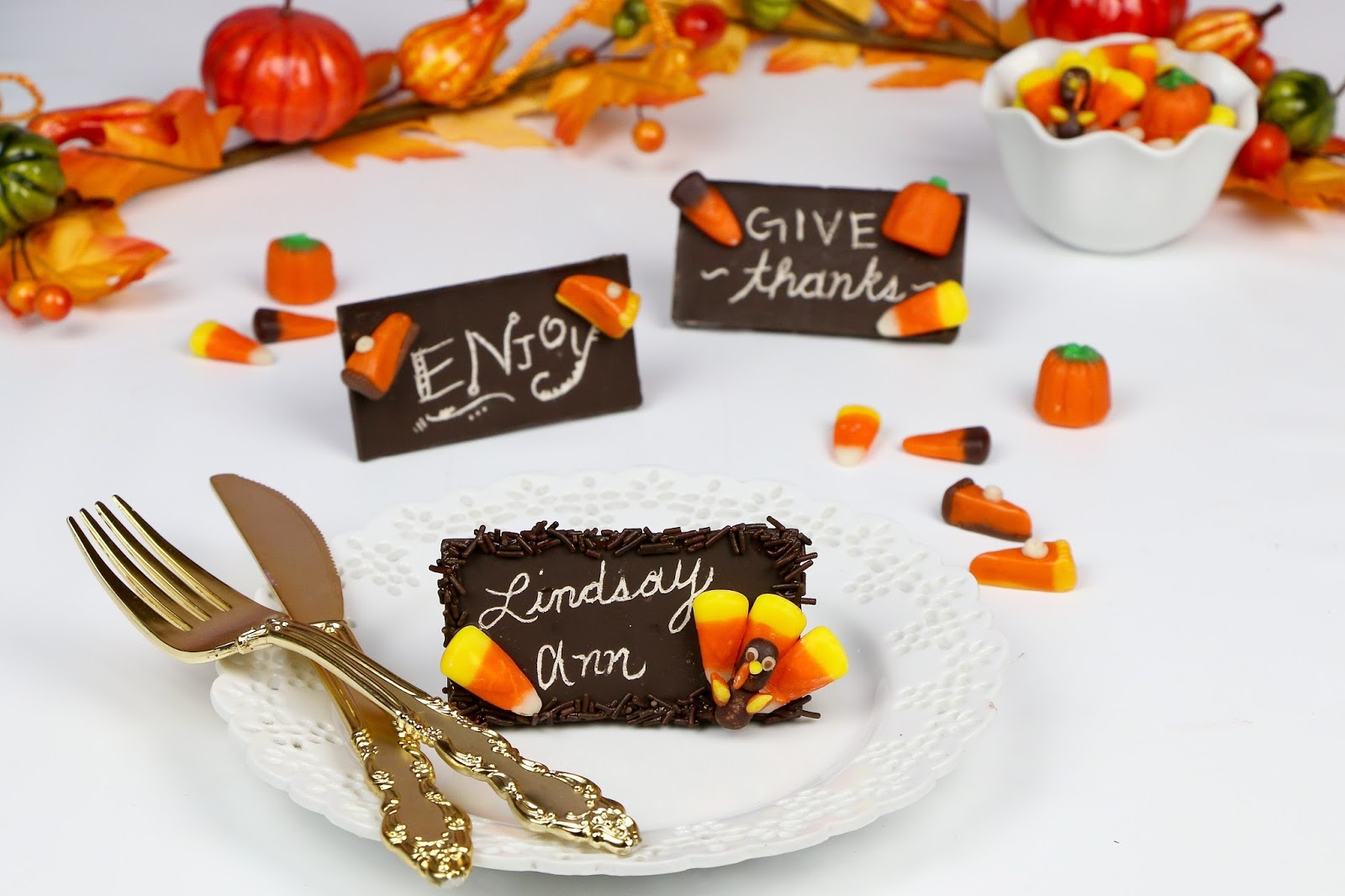 Video} Diy Toothpick Engraved Chocolate Bar Thanksgiving Place for Edible Place Cards For Thanksgiving