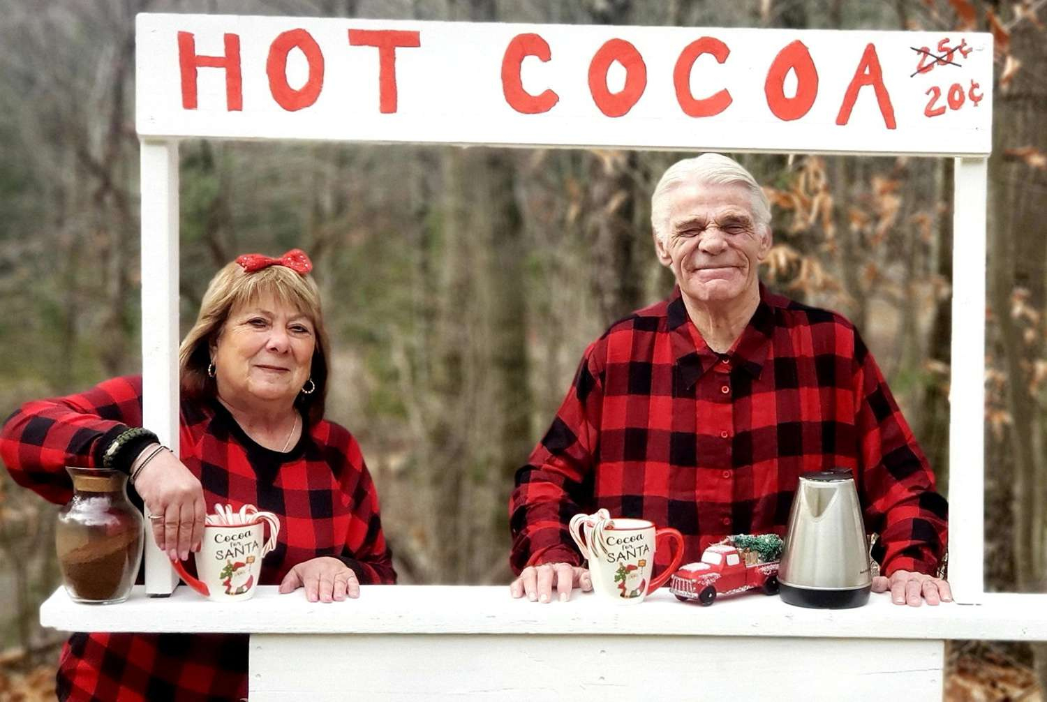 Couple Recreates Their Friends&amp;#039; Christmas Card Each Year: Photos regarding Fun Christmas Photo Cards