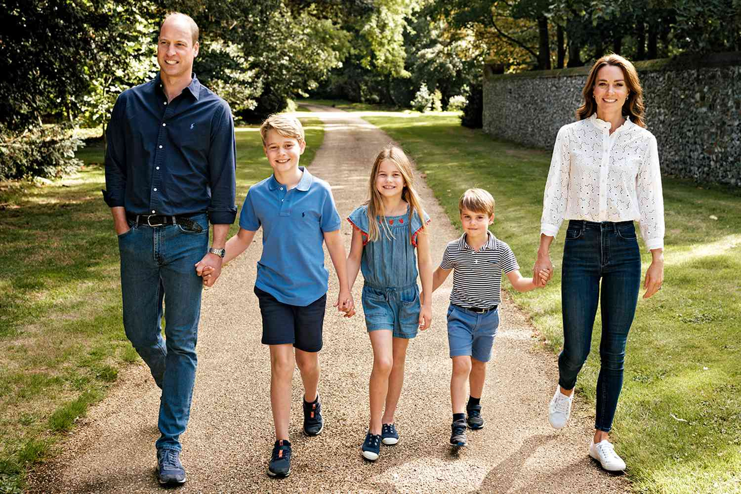 Kate Middleton And Prince William&amp;#039;S Christmas Card Family Photo 2022 throughout Kate And William Christmas Cards