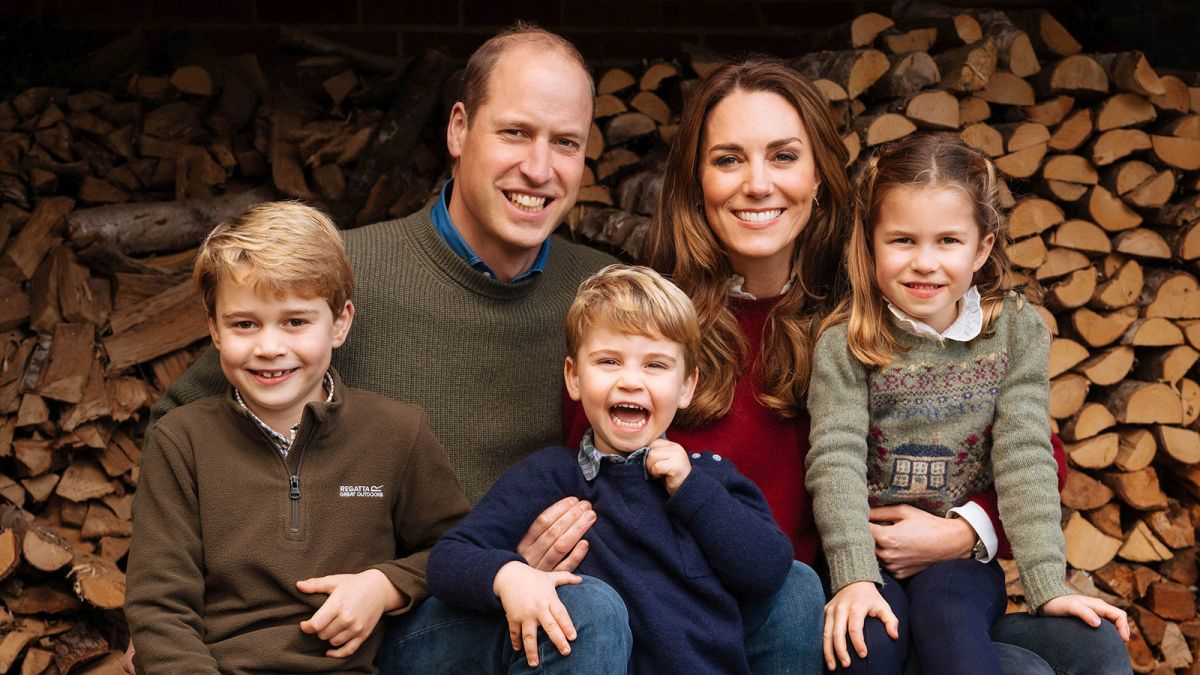 Prince William And Kate Release Family Christmas Card Photo | Cnn inside Prince William Christmas Cards